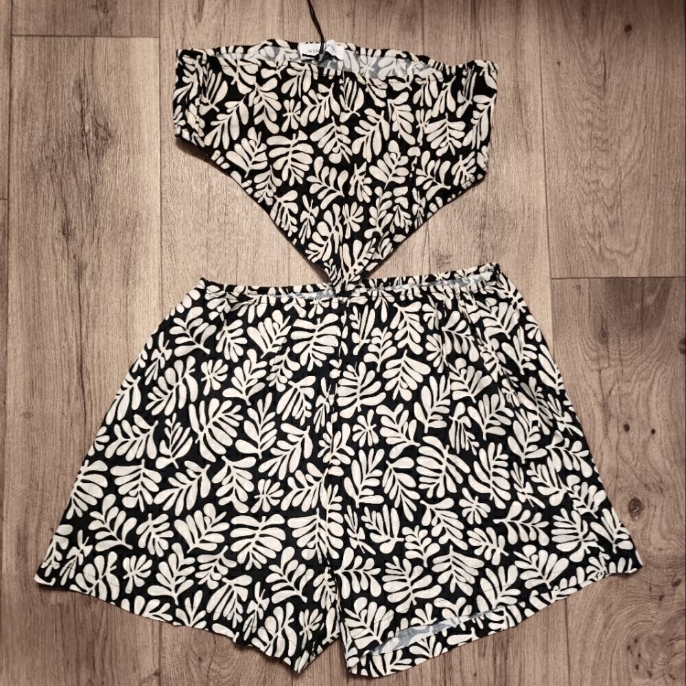 WeWoreWhat Safari Leaves Linen Strapless Cutout Romper Size M - Picture 5 of 9
